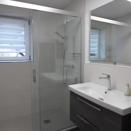 Lemke Apartment *